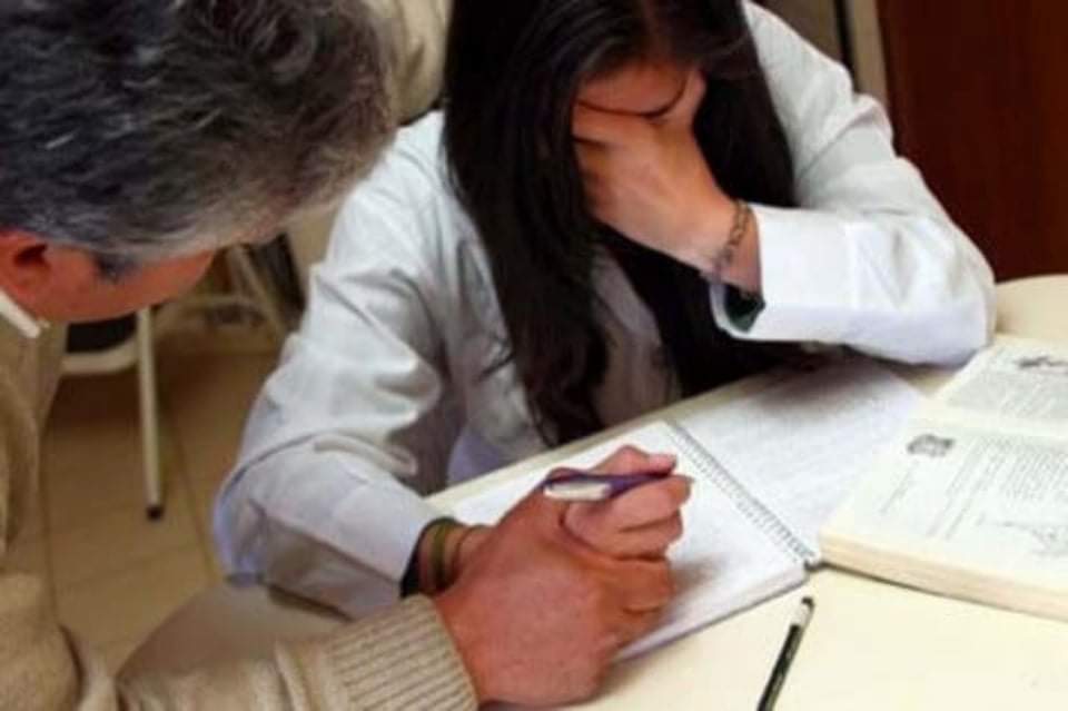الجنس مقابل النقط .. سنتان حبسا نافذا لأستاذ جامعي