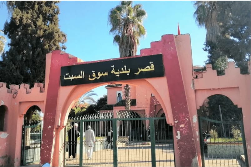 إنتقادات كبيرة واتهامات بالجملة من أعضاء جماعة سوق السبت ولاد النمة بسبب تغول الرئيس وأعوانه