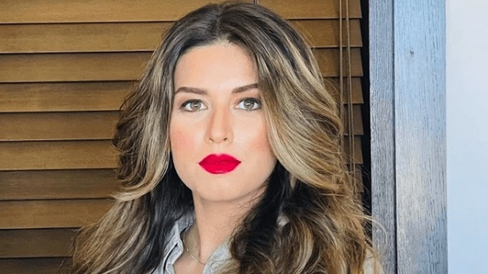 كوفيد 19 يدخل الفنانة هاجر عدنان المستشفى