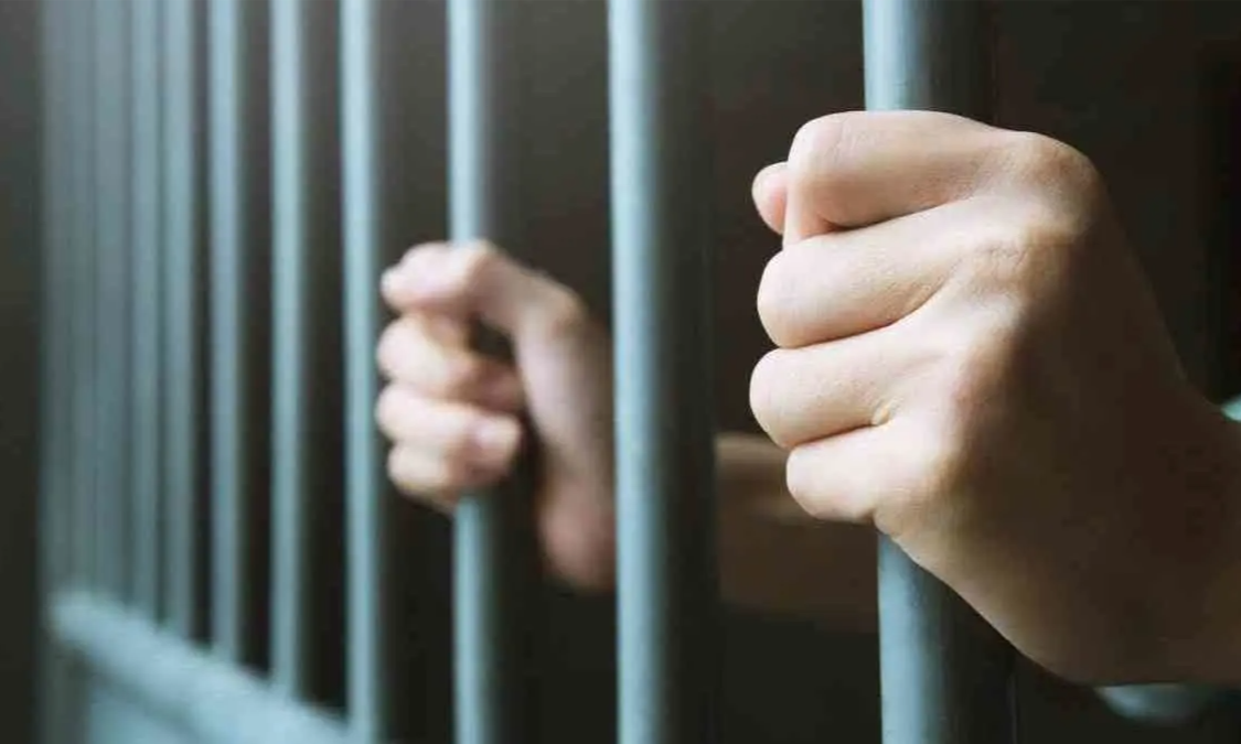 ينتمي لشبكة لها امتدادات خارج المغرب..إيداع تاجر أسلحة سجن لوداية