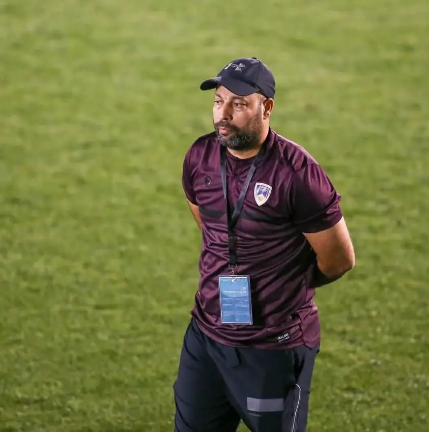 أحمد المجاهد.. جنرال التكتيك المغربي الذي يغزو القلوب والملاعب في الخليج