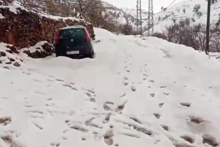 اقليم ازيلال..زائر لمنطقة سويت ايت انير جماعة أيتمحمد يكشف معاناة الساكنة للمسؤولين الاقليميين