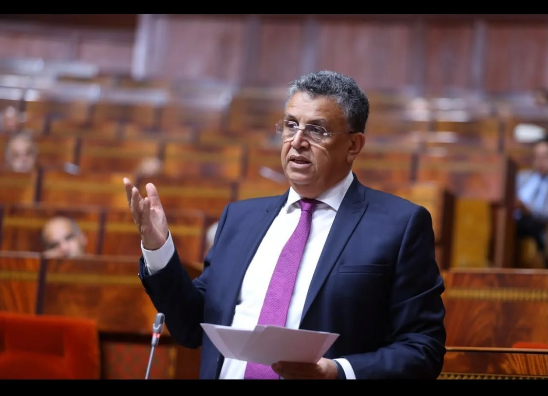 وهبي…وجدت شخصا في السجن بسبب 80 درهم قائلا :كون علمتوني نخلصها ليه 