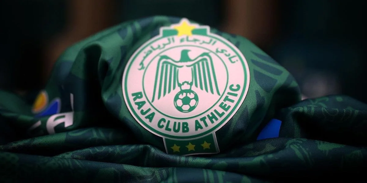 هيئة منخرطي الرجاء الرياضي تتبرأ من بلاغ منسوب إليها وتلوّح باللجوء إلى القضاء