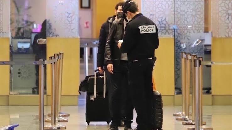 توقيف فرنسي من أصل تونسي بمطار محمد الخامس مبحوث عنه دوليا في قضية كوكايين وسلاح