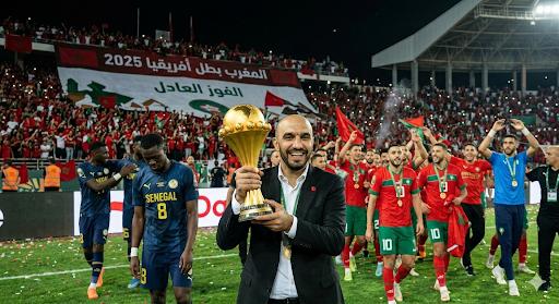 تتويج بلا نشوة : قراءة في سيكولوجية الفرحة الباردة وغياب الذروة الانفعالية في الانتصارات المؤجلة