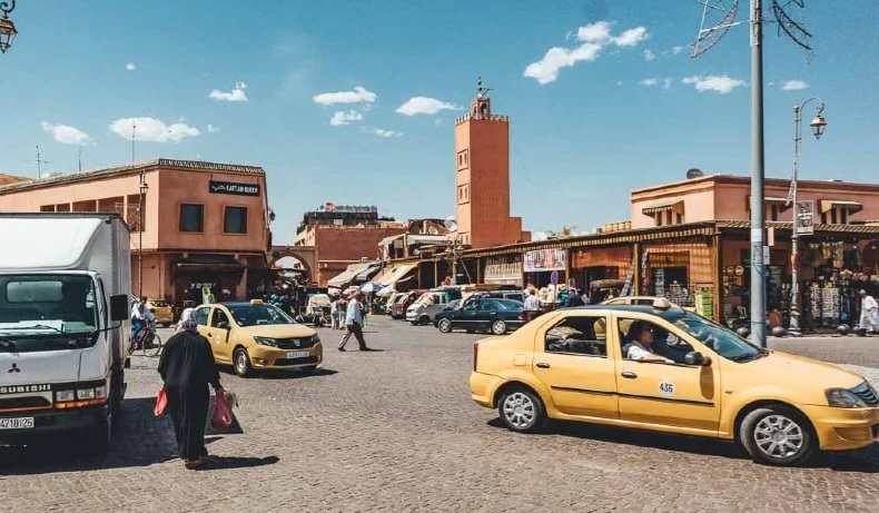 مراكش تشدد الرقابة على سيارات الأجرة.. سحب 418 رخصة ثقة خلال 2025